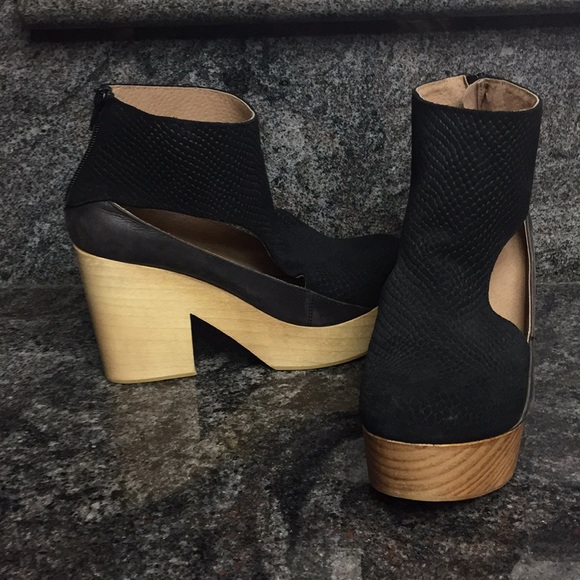 🔥Sale New Free People Horizon Clogs Black Leather - Picture 2 of 8